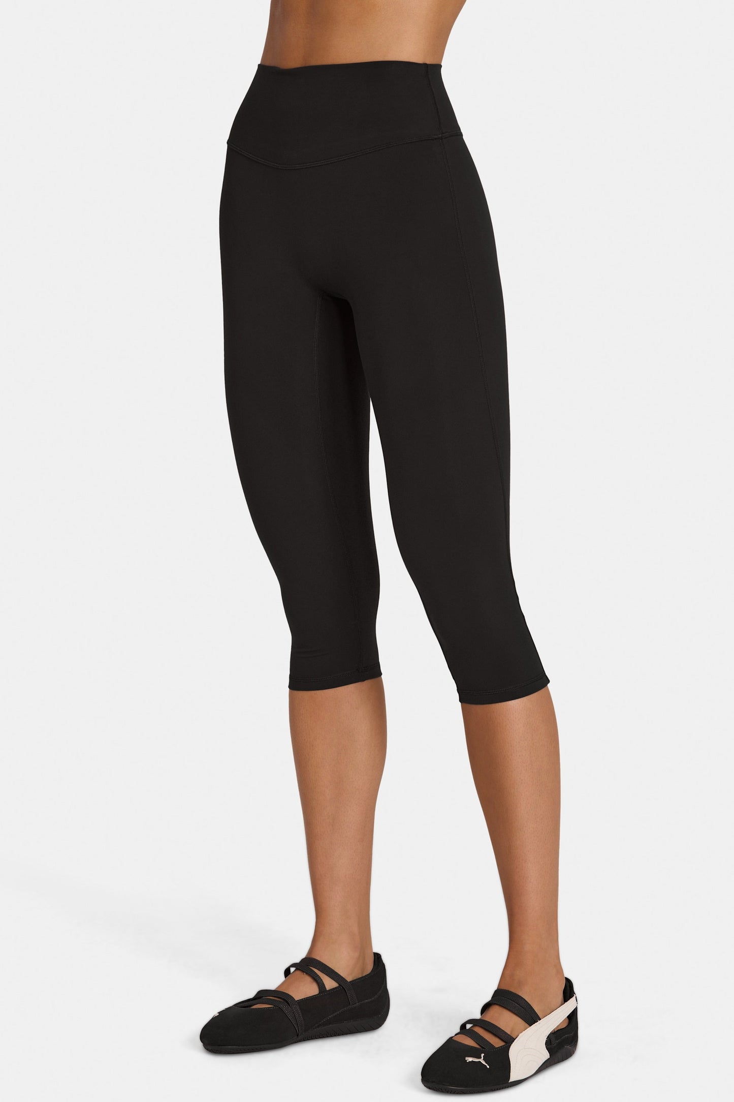 Soft Active Capri Leggings in Black