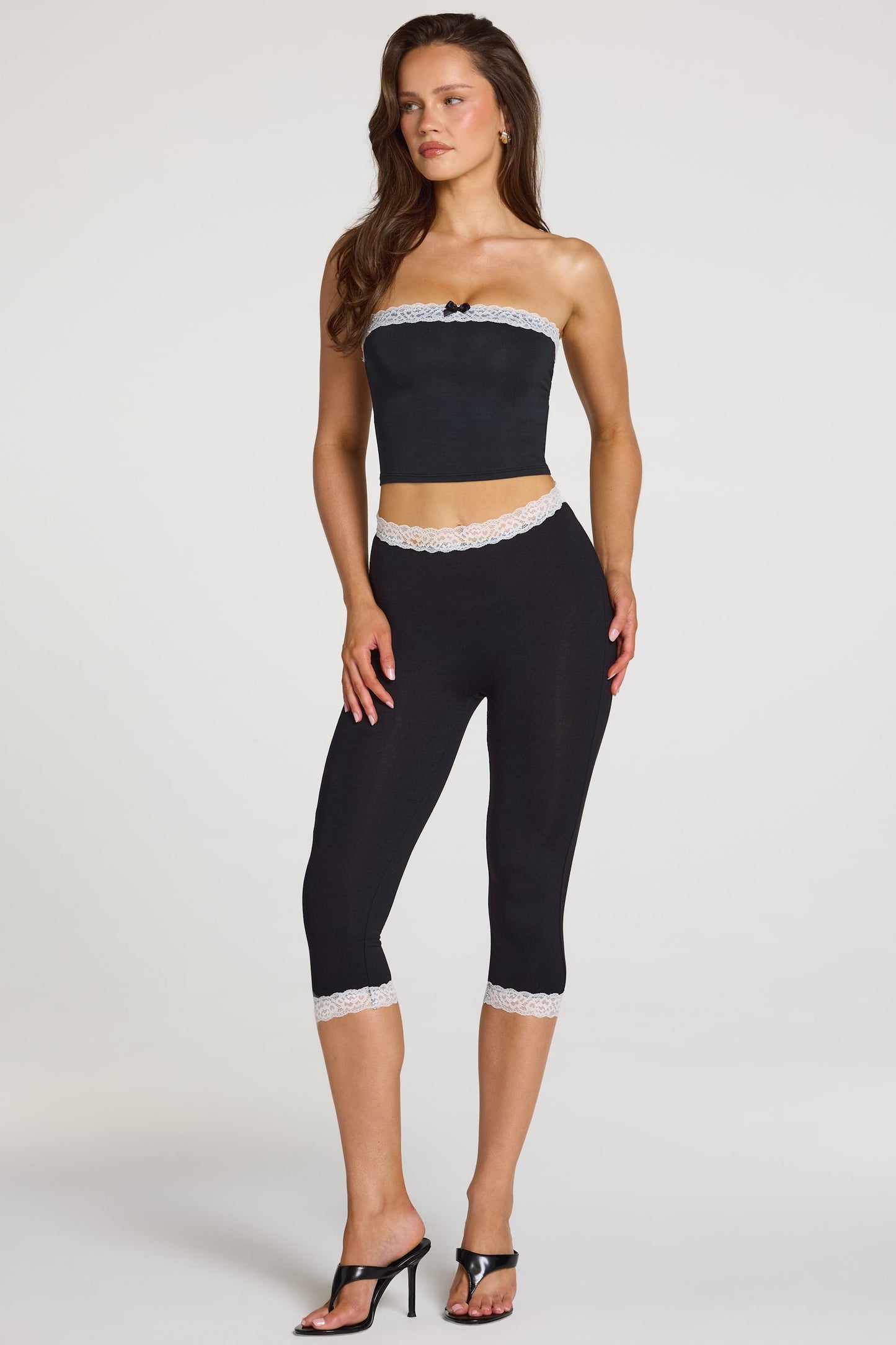 Modal Lace-Trim Mid-Rise Capri Leggings in Black