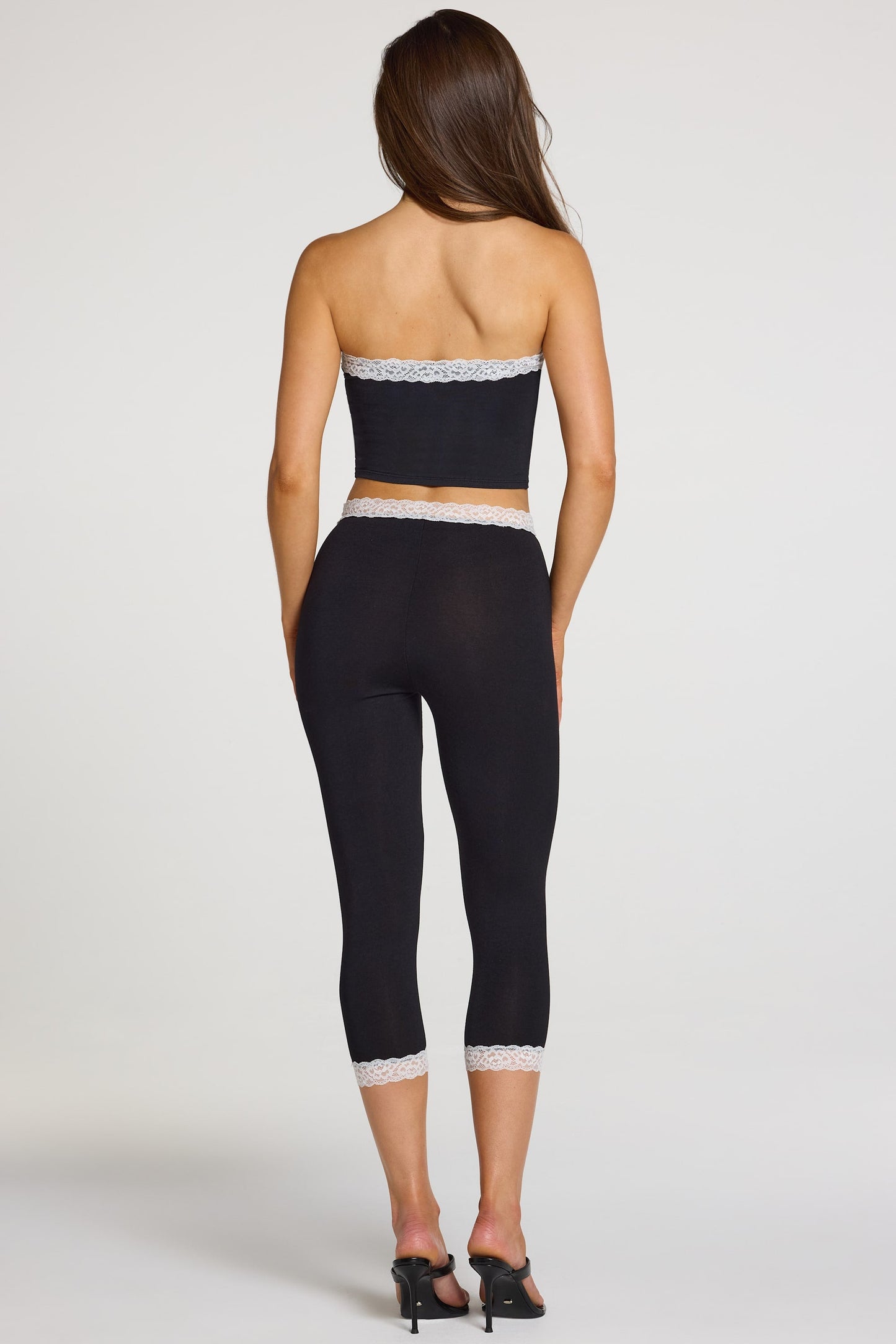 Modal Lace-Trim Mid-Rise Capri Leggings in Black