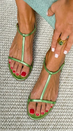 Velora Roma Rosalba – Sandalias Planas Doradas de Primavera para Mujer