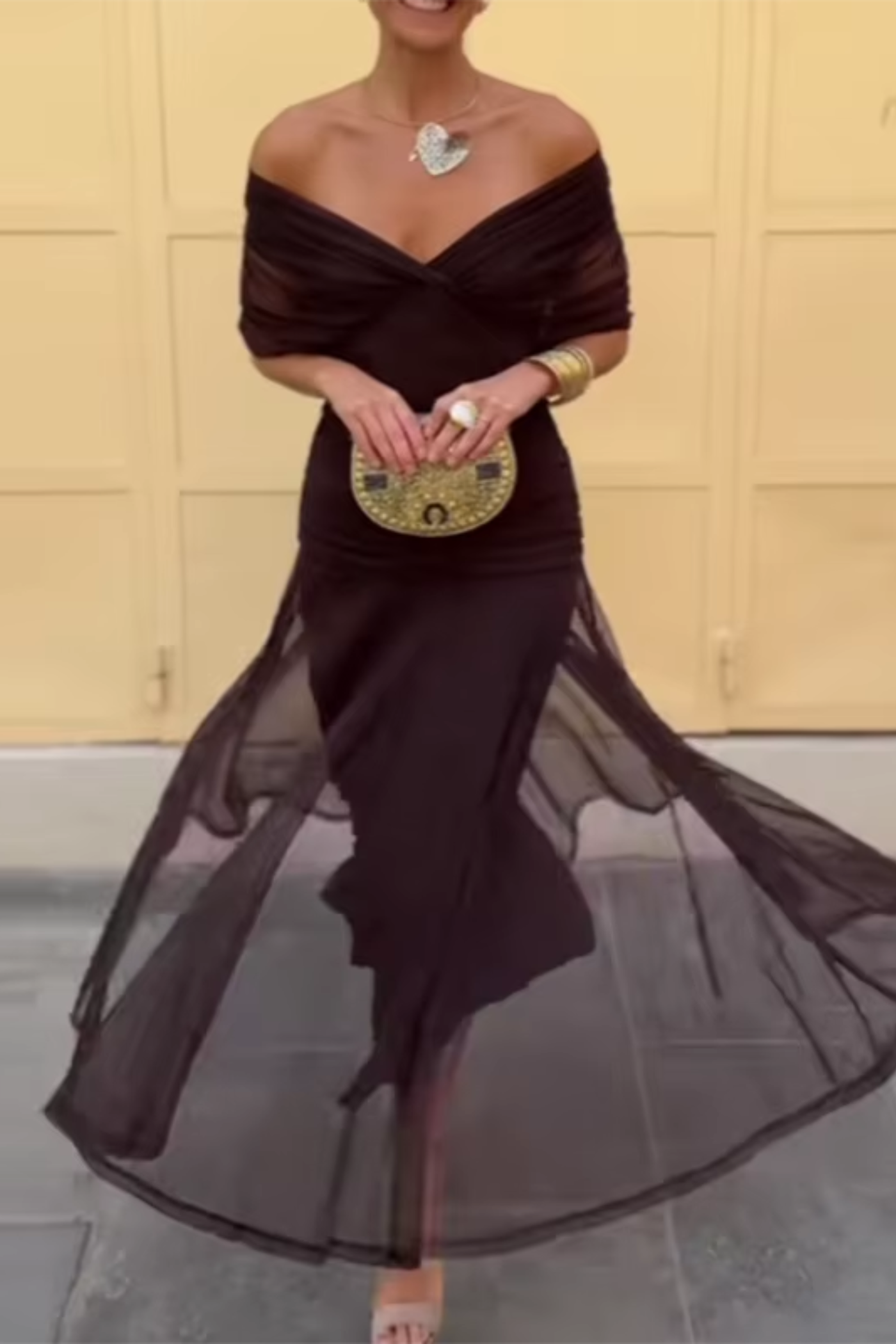 Laura — Vestido Maxi Fluido Elegante