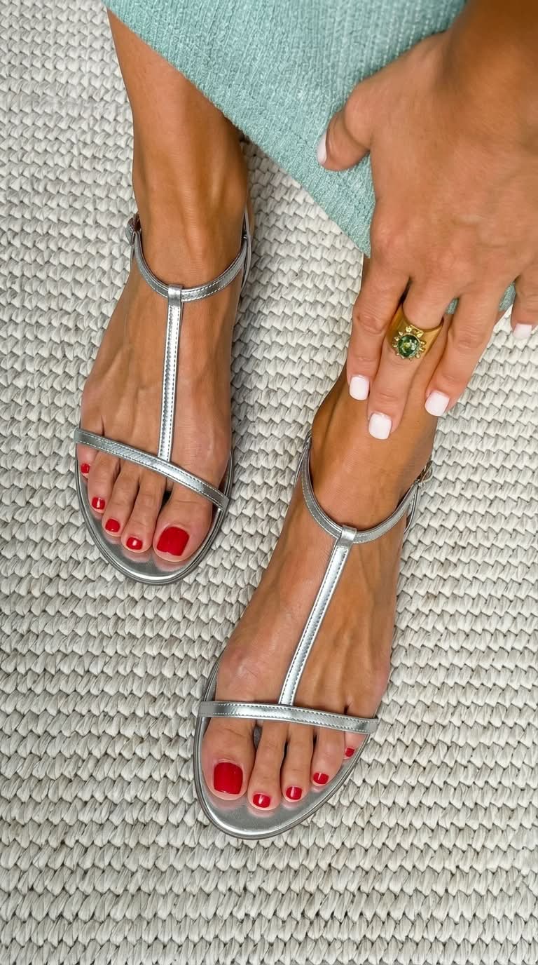 Velora Roma Rosalba – Sandalias Planas Doradas de Primavera para Mujer