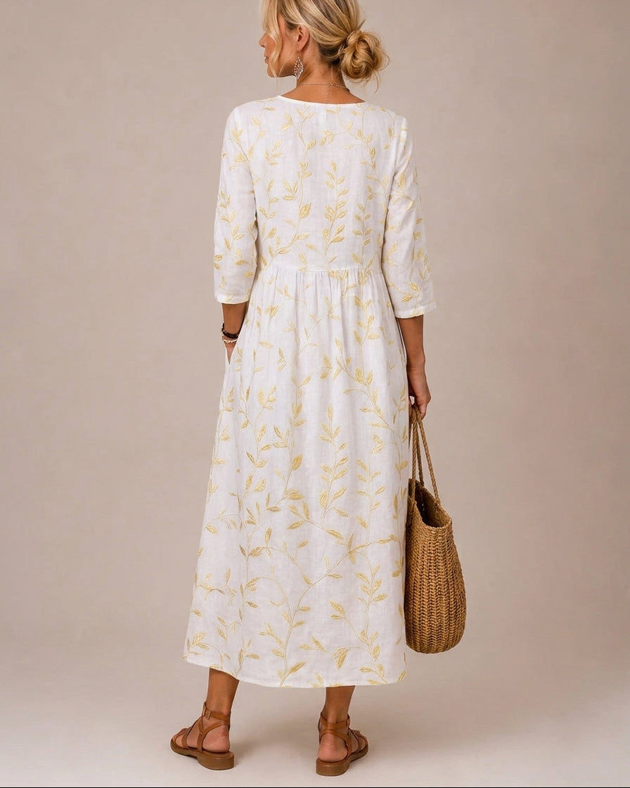Vestido Bordado Azul con Flores Vintage