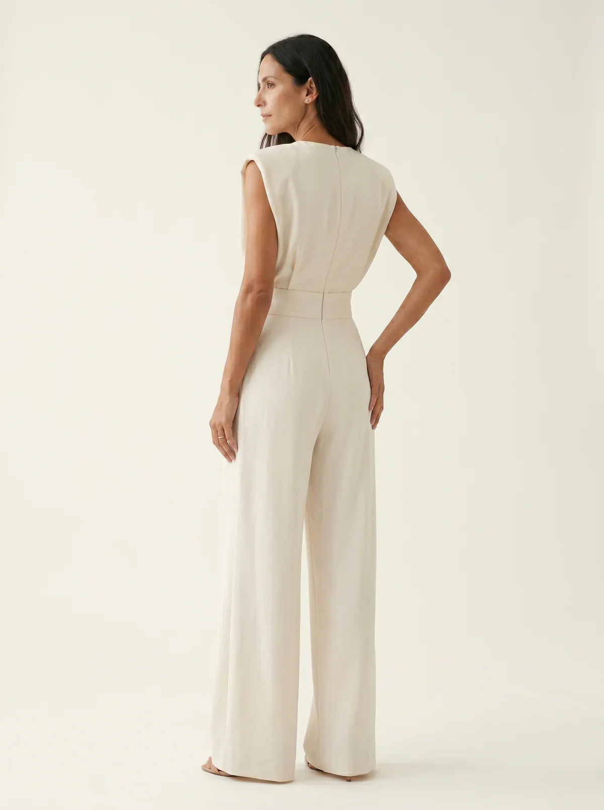 Ariia™ Mono con Cintura Marcada