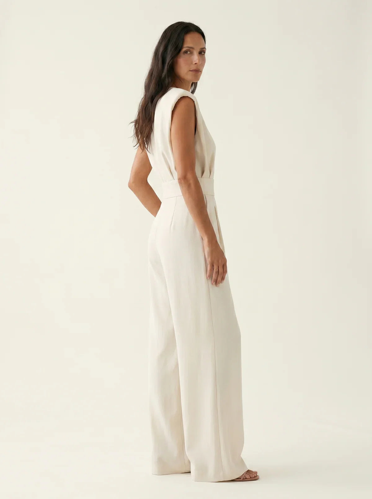Ariia™ Mono con Cintura Marcada
