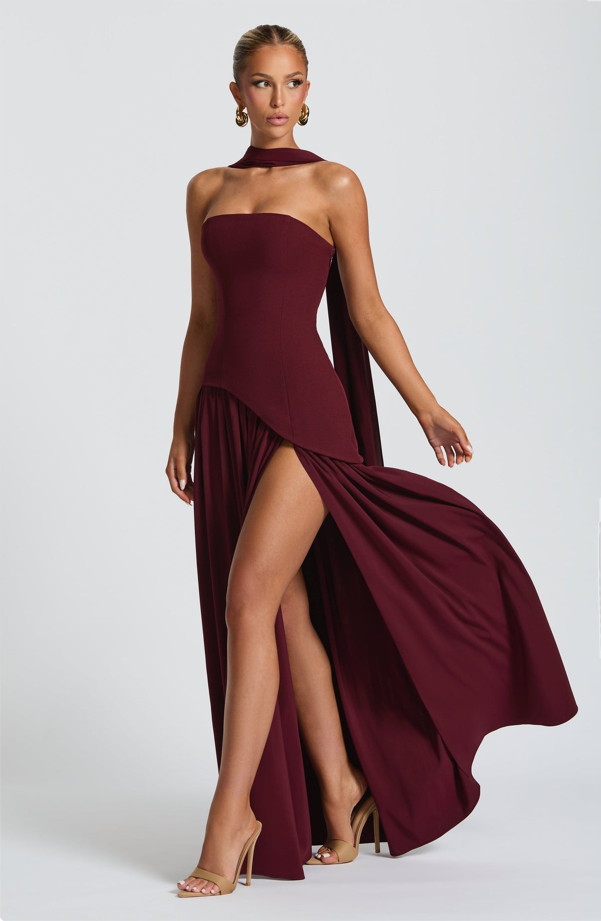 Vestido largo Maliyah - rojo cereza lacado