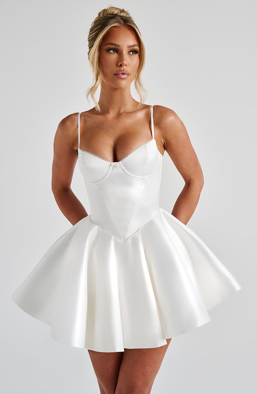 Vestido corto Poppy - marfil