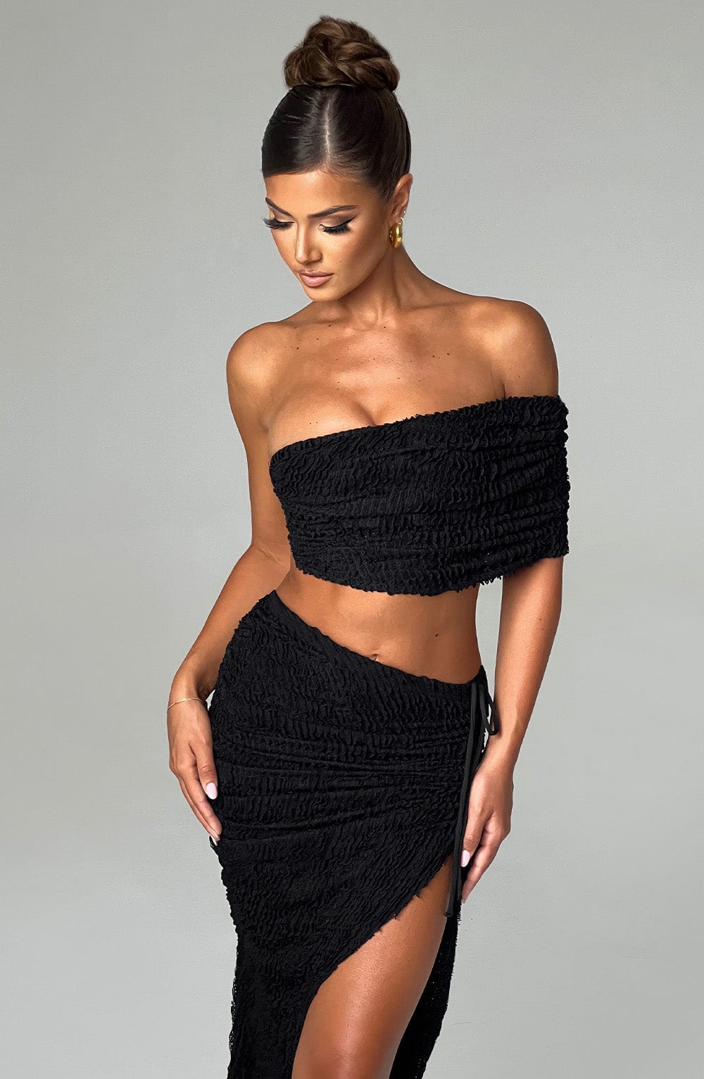 Falda midi Zina - negro