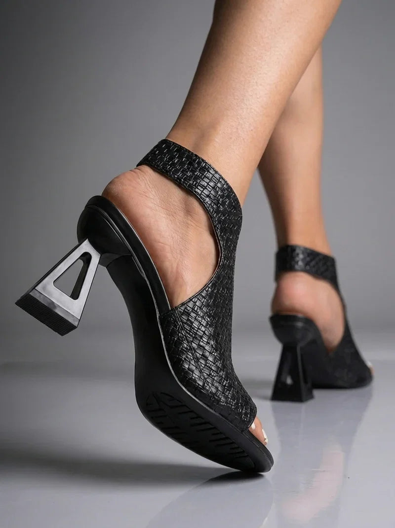 Vittoria | Elegantes Sandalias Trenzadas